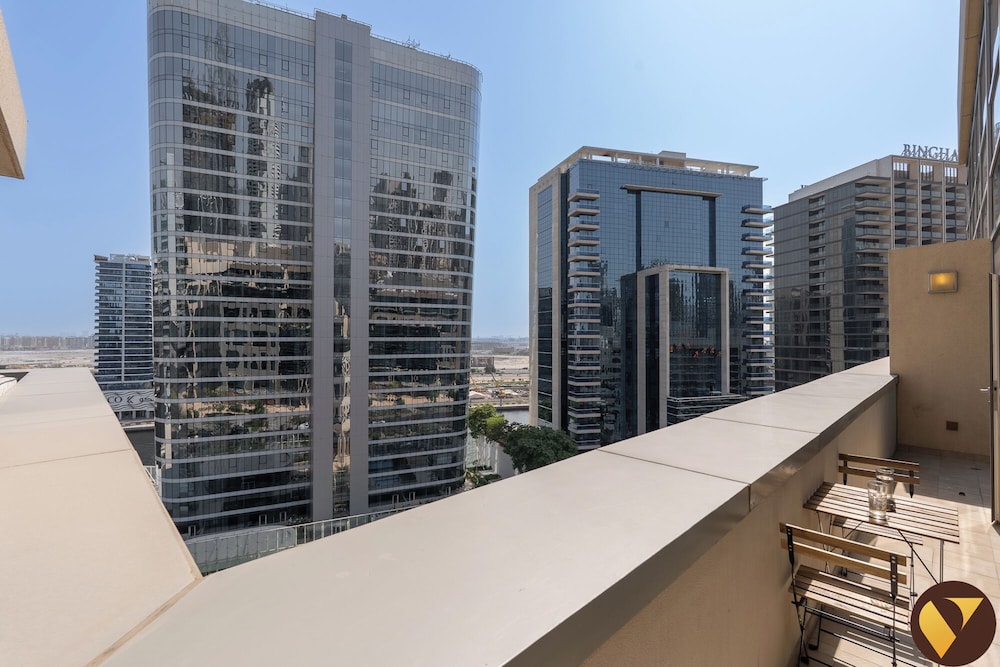 Vogue Business Bay Walkable to Dubai Mal