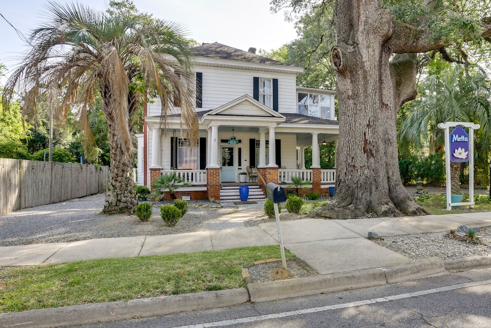 Charming Thomasville Getaway: Walk to Downtown! view 4