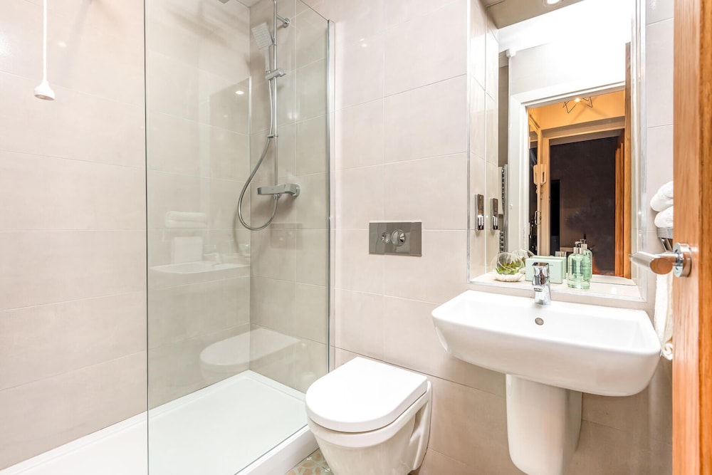 Host Stay Feversham House photo 5