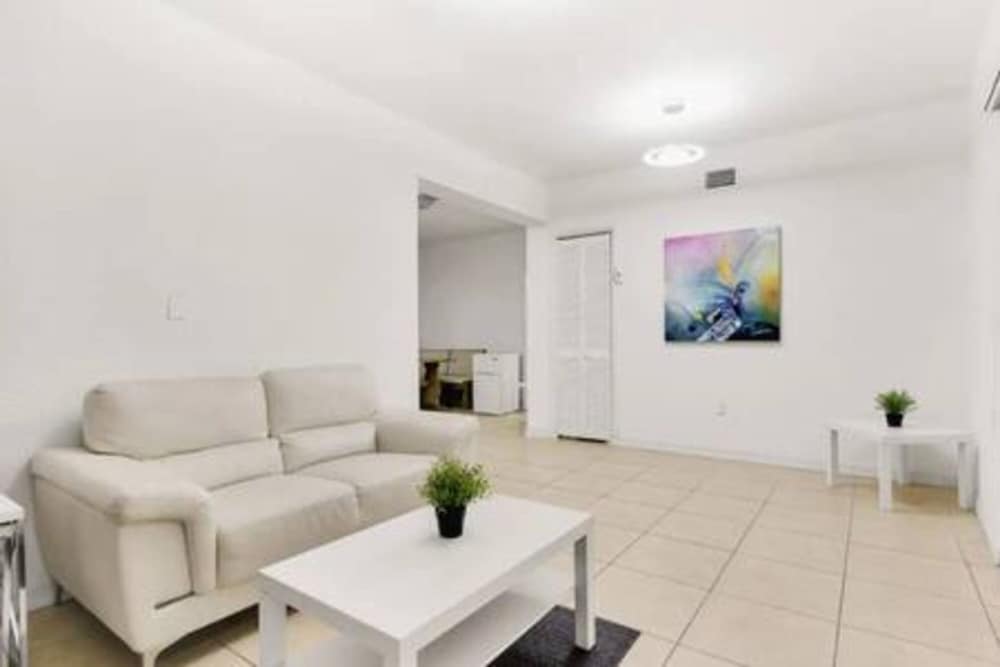 2710 Heated Pool 7 Beds 5 Baths Sleep 15 Park 4 Car