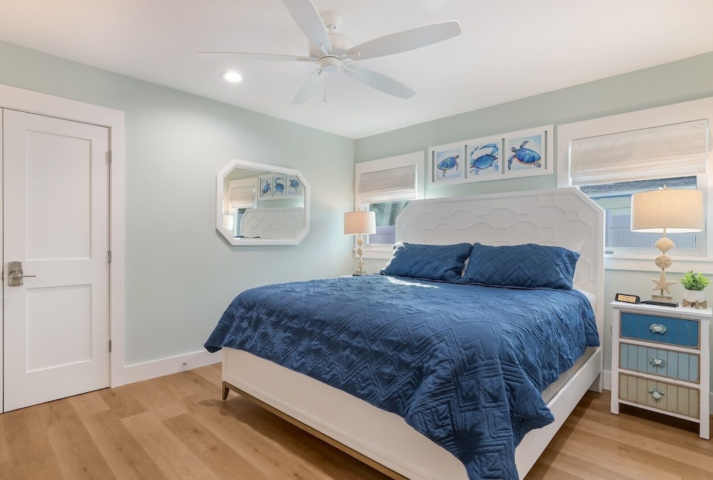Coral Beach 3 Bedroom Home by RedAwning