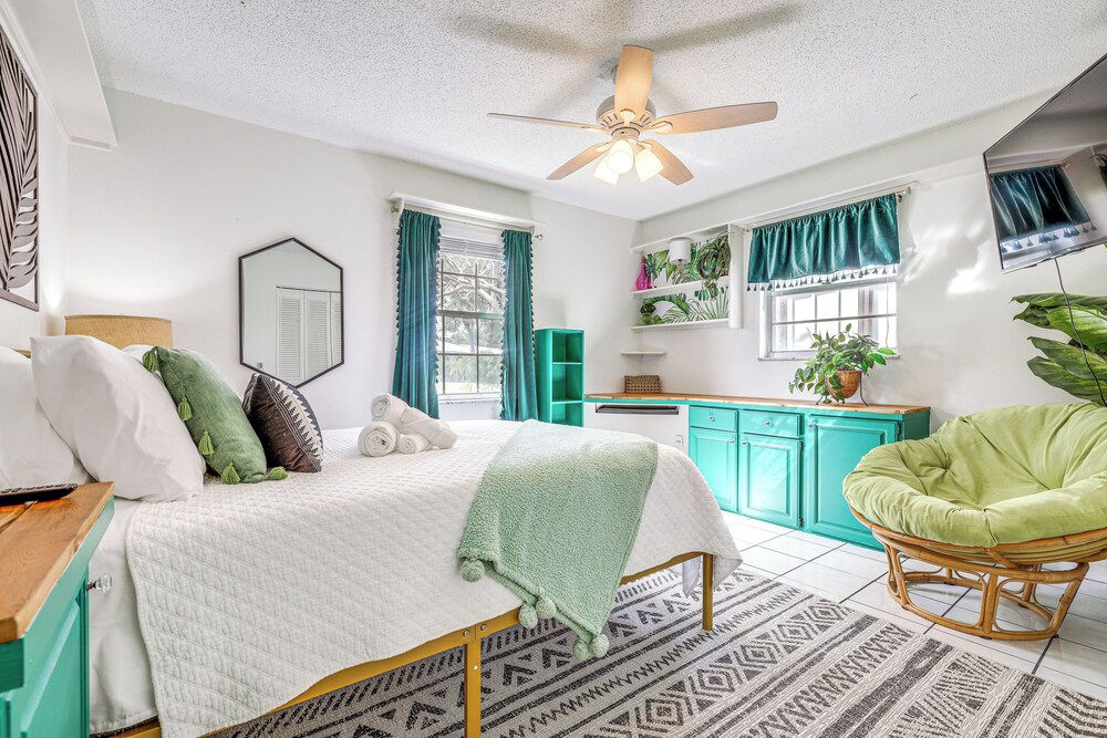 4 Mi to Jensen Beach Park: Family Home w/ Pool!