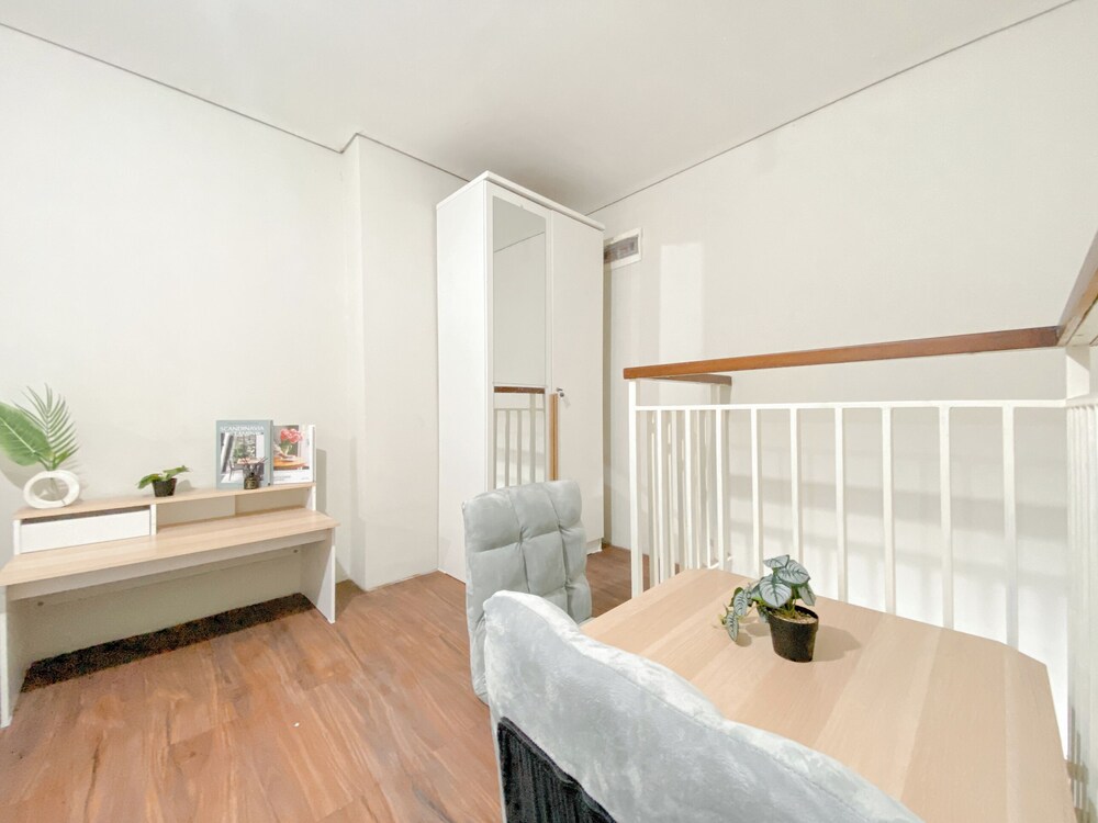 Full Furnished Studio Loft with Sofa Bed Nifarro Park Apartment