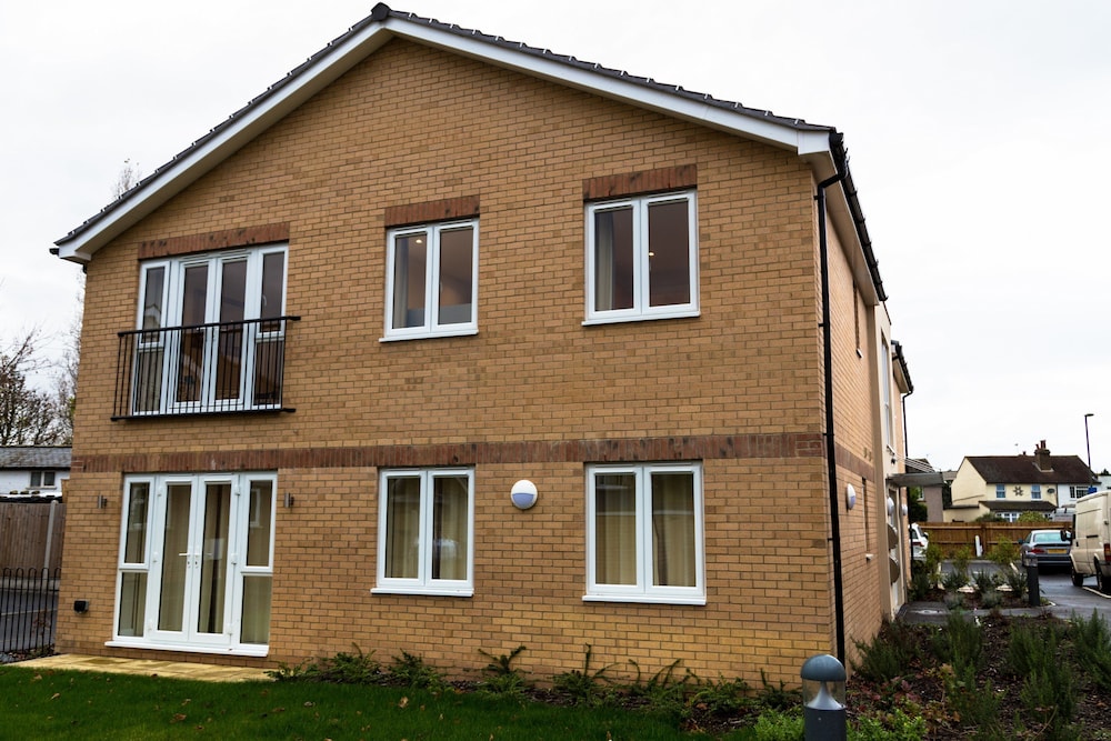 Heathrow Living Serviced Apartments by Ferndale