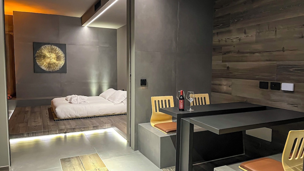 Agarthi Suites