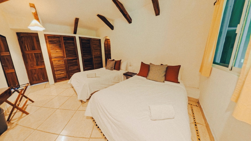 Viajero Bacalar Hostel