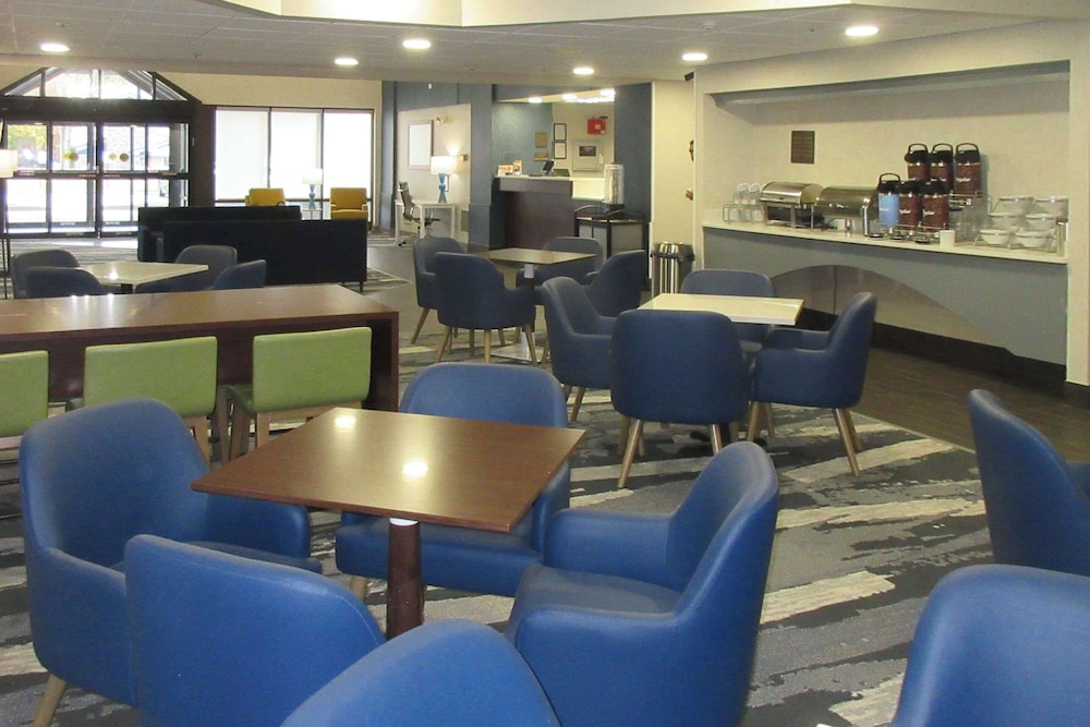 Comfort Suites Stevens Point view 3