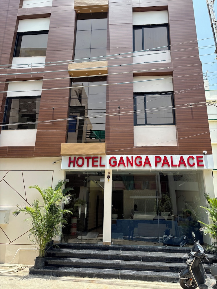 Hotel Ganga Palace