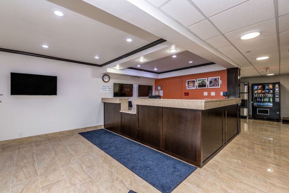 Motel 6 Peoria, IL