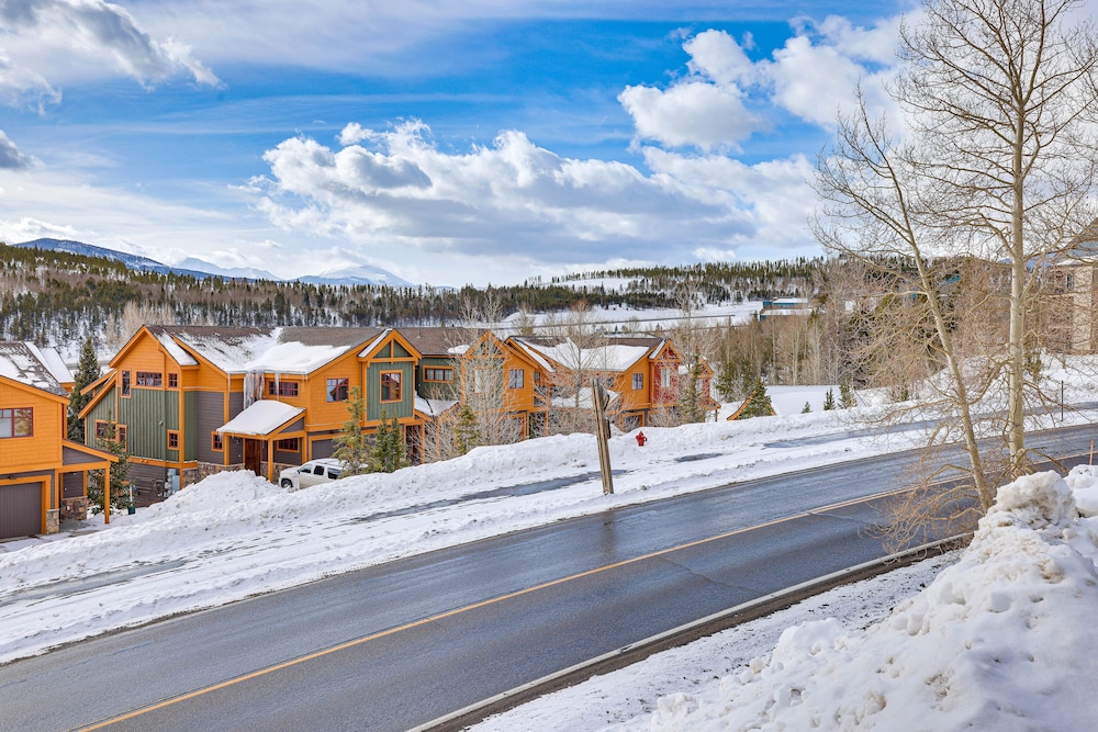 Mtn-view Condo Near Hiking in Silverthorne! view 4