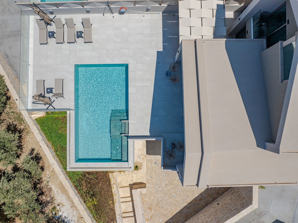 Theo Luxury Villas With Sea View