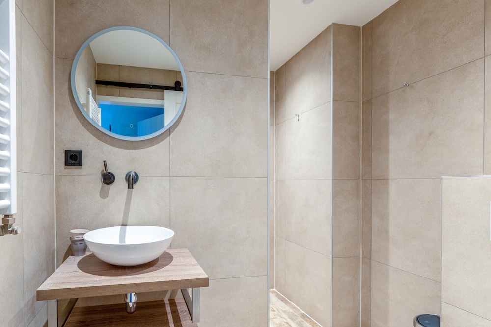 Comfortable and Modern Furnished 4-person Apartment