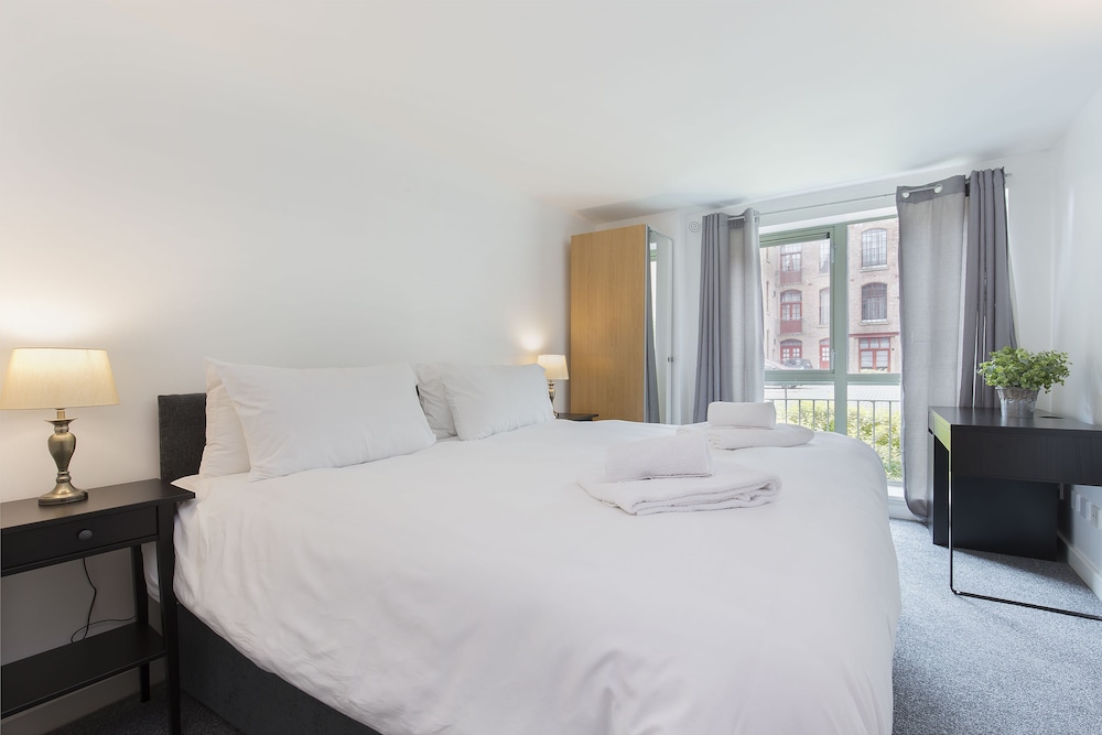 Raleigh Square Apartments