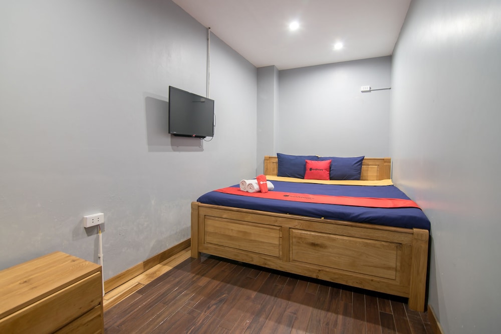 RedDoorz Hostel @ Signature Inn