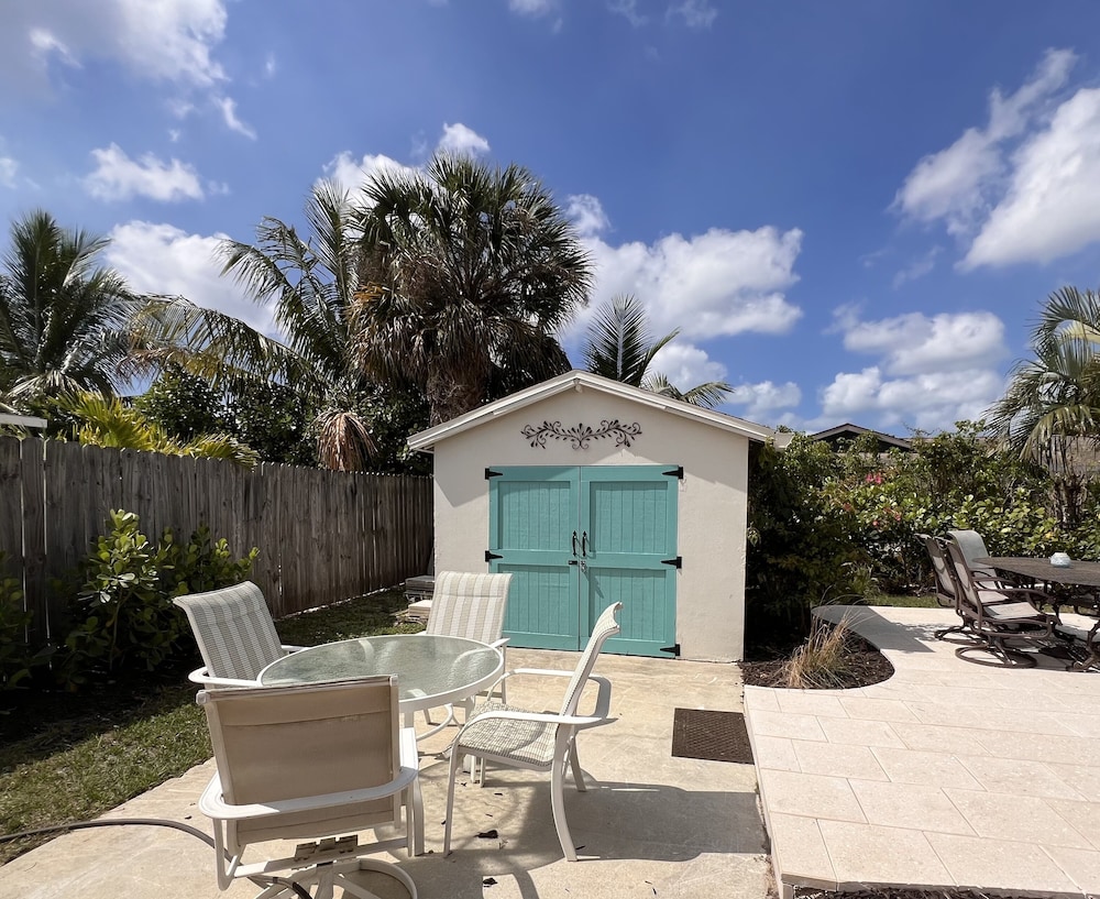 Luxury Pool Dog Friendly Central To Naples And Marco Island By Sky Run Naples 3 Bedroom Home