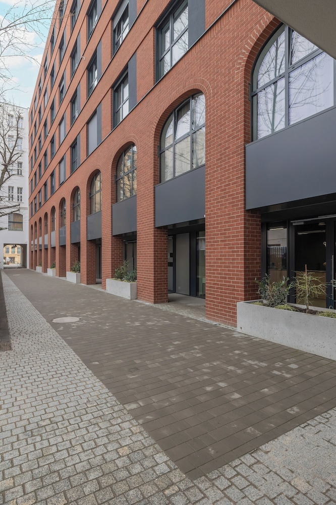 Modern Studio for 2 by Renters