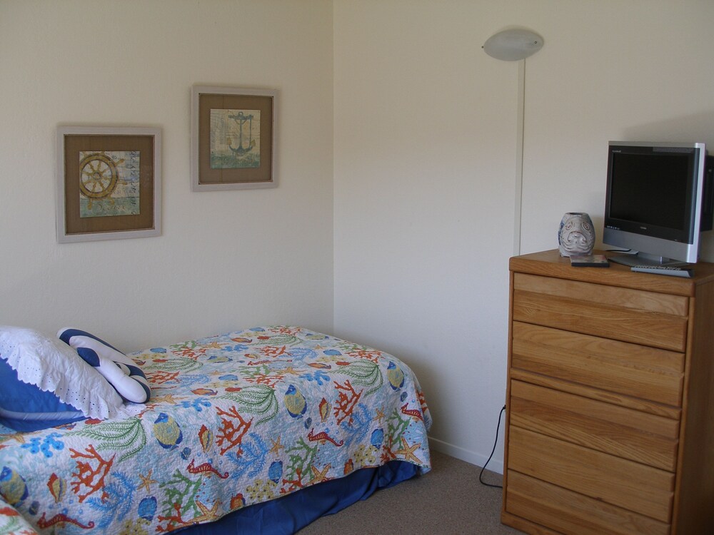 111 Pismo Shores 2 Bedroom Condo by Redawning view 4