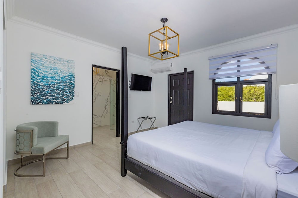 Tides Villa 4BR Private Pool Walk to the Beach