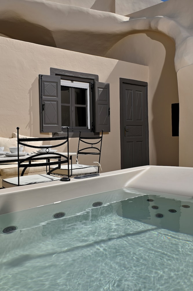 OIA Unique Homes by K&K