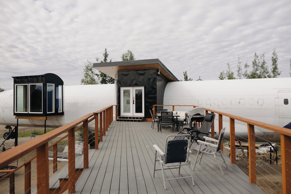 FLY8MA Pilot Lodge