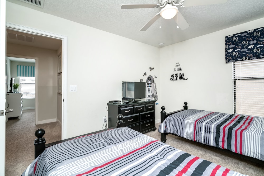 6bed 5Ba Villa Game Room Pool Spa - Image 5