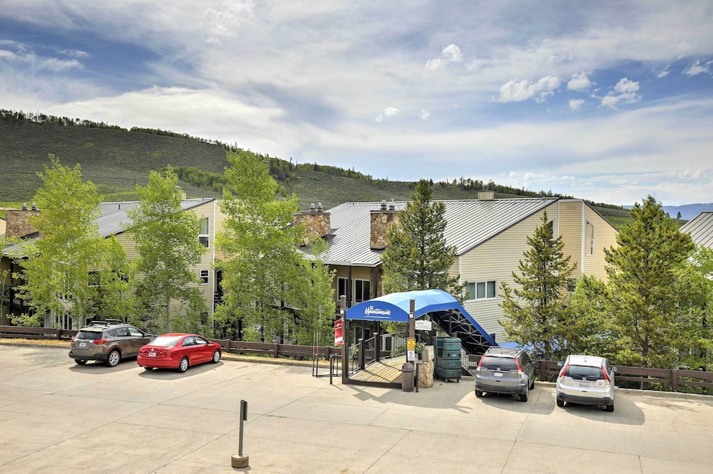 Ski, Soak & Explore! Granby Getaway w/ Mtn Views view 4