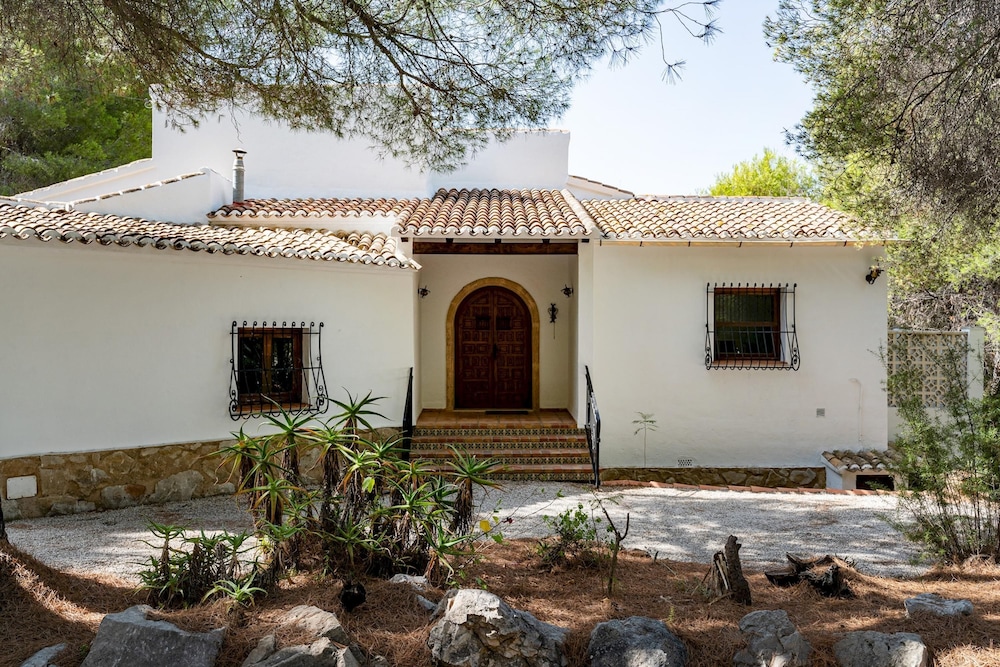Villa Rosa in Javea With 4 Bedrooms and 3 Bathrooms
