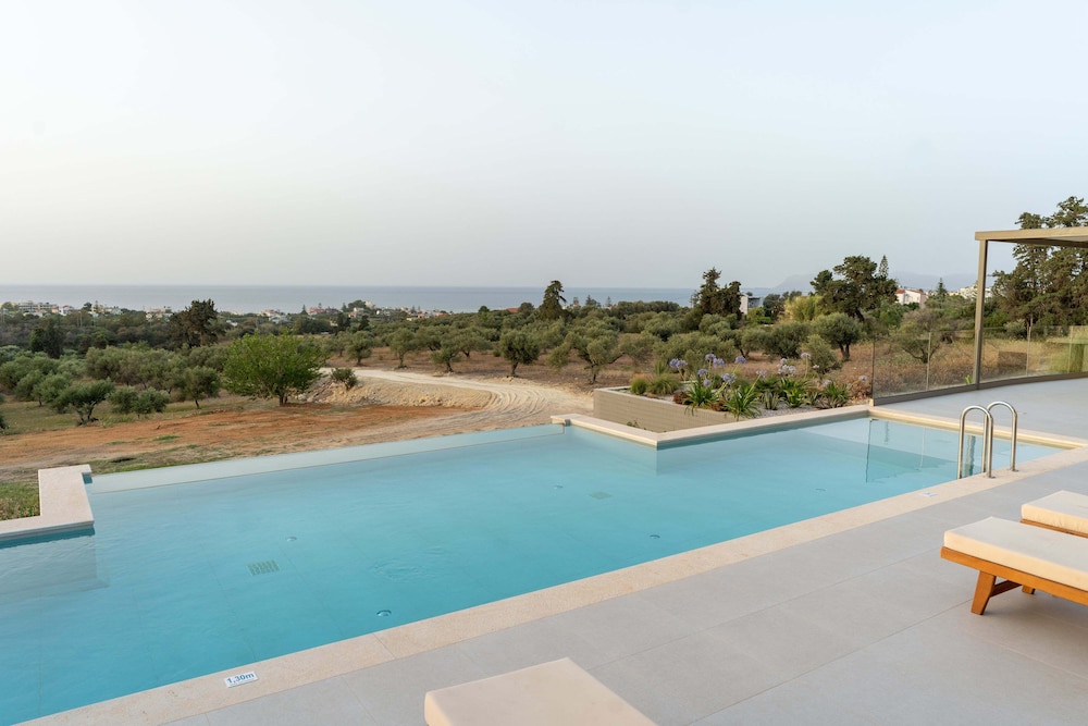 Star Luxury Villa I Gym and Playground