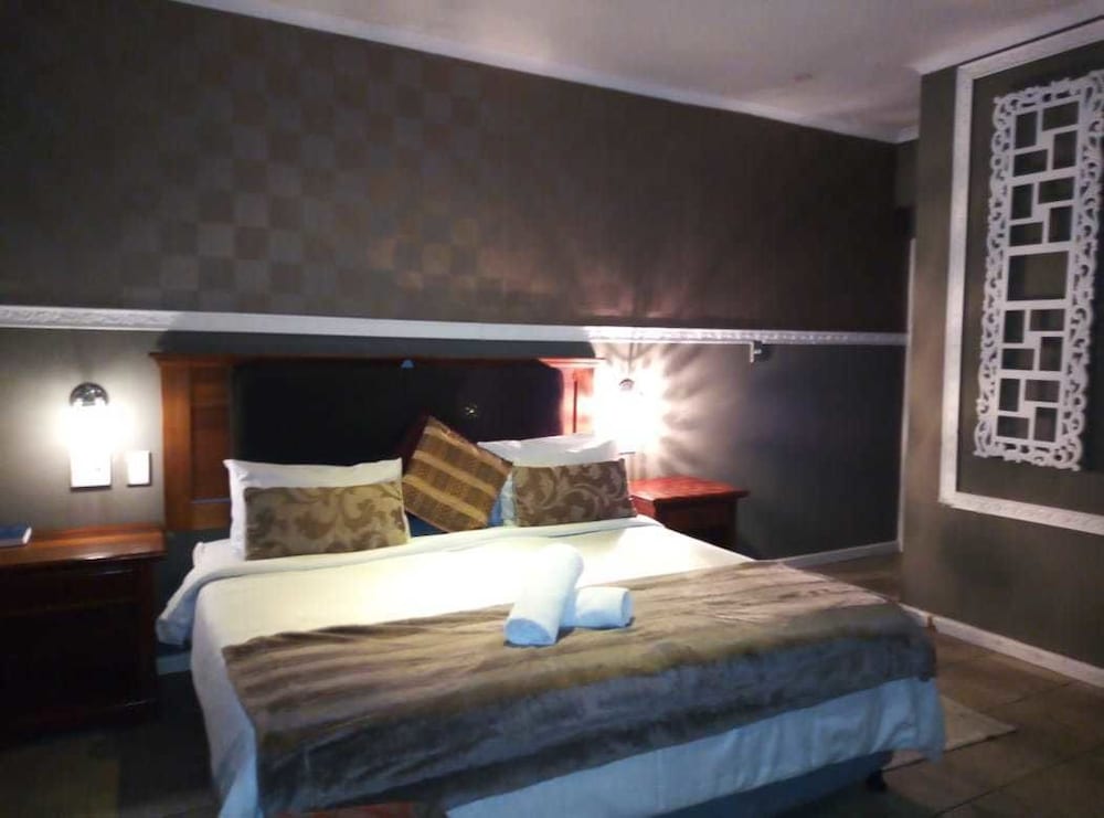 Bread & Barrel Bellville  Guesthouse