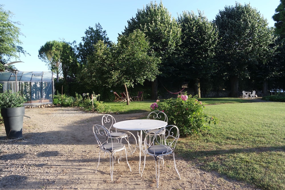 Villa Rhôna