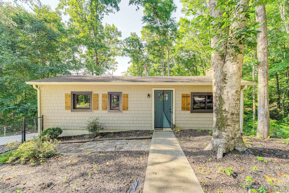 Dandridge Home on Douglas Lake w/ Hot Tub & Dock! view 3
