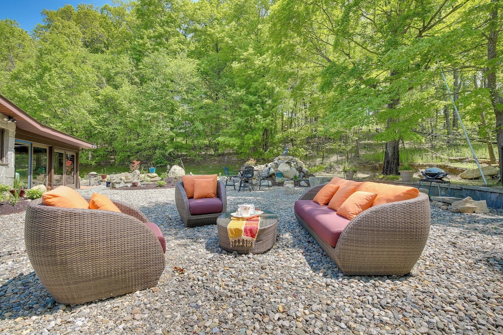 East Fishkill Escape, Close to Red Wing Park! view 2