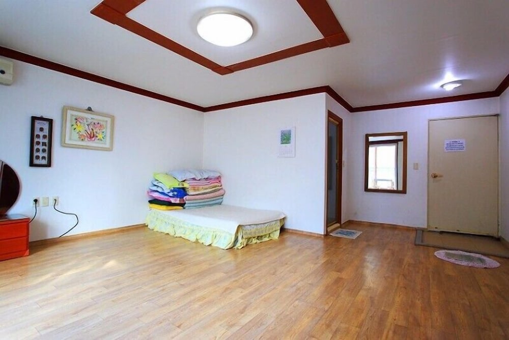 Yeongheungdo Seayard Pension
