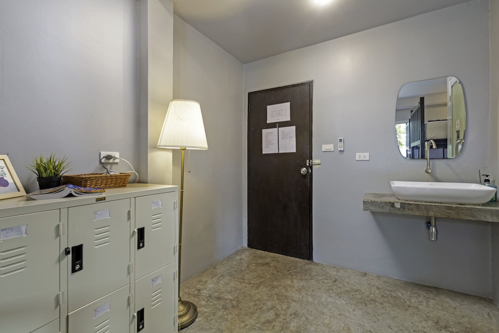 Hip Hostel
