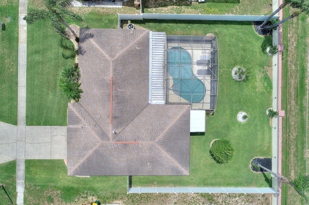 Relaxing Indian Ridge Home W/ Pool, Near Disney & More 4 Bedroom Villa