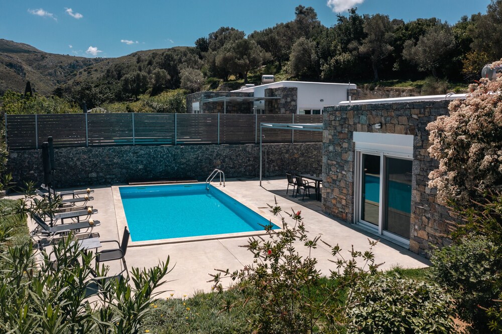 Kalostous Villas