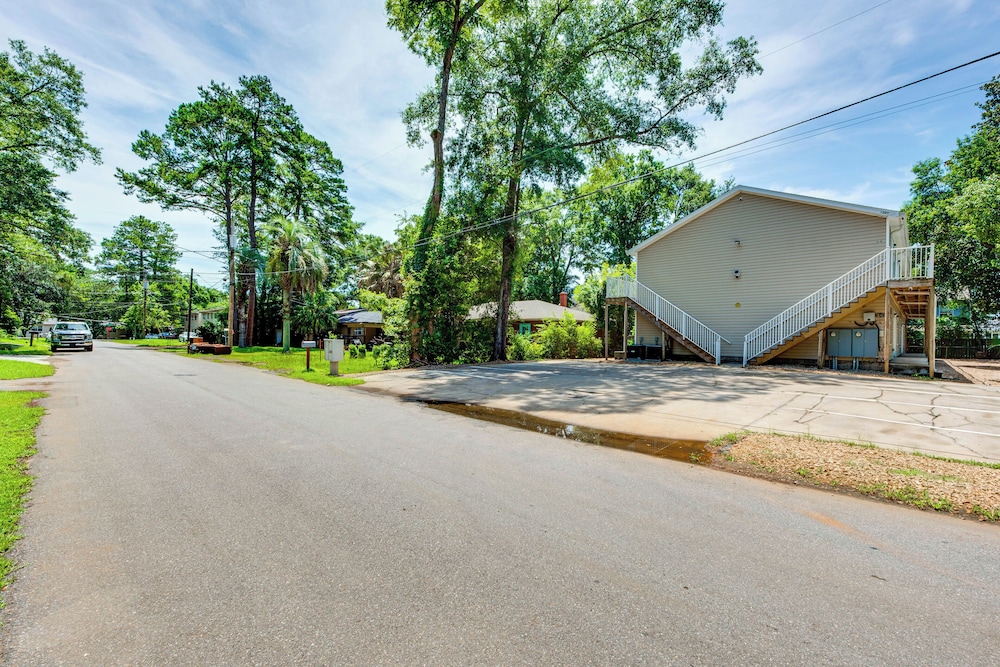 Universities, Parks & More: Getaway in Tallahassee