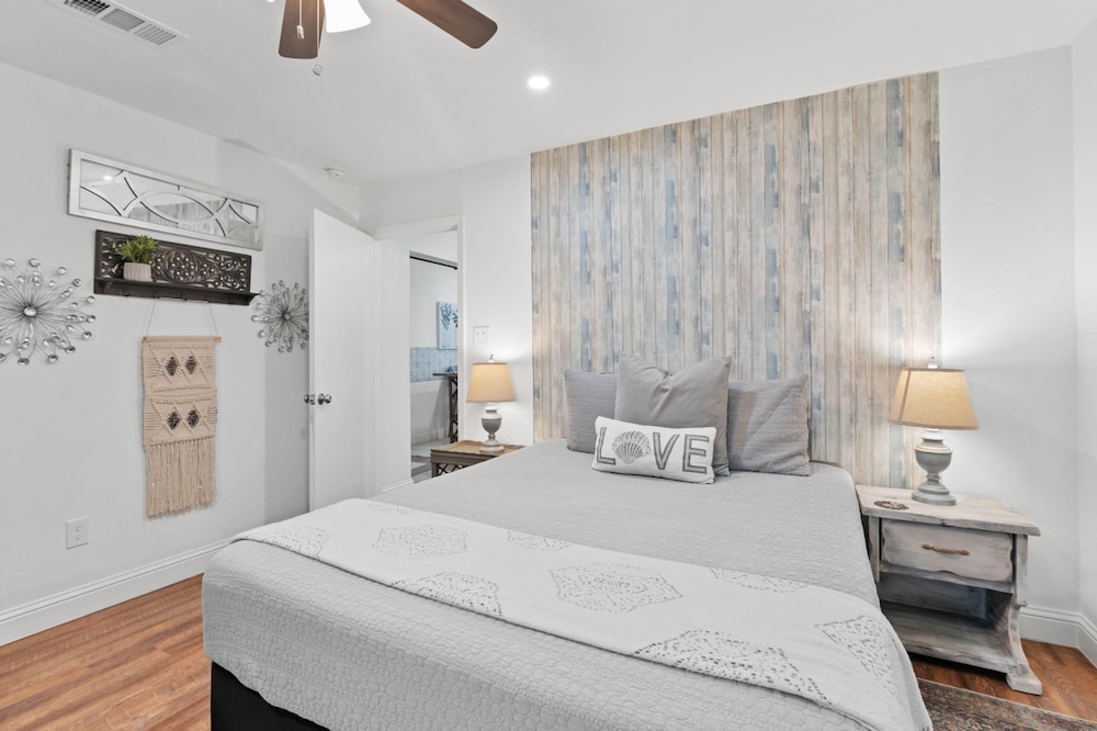 Cozy Spacious Allergy Friendly Retreat - 4BR