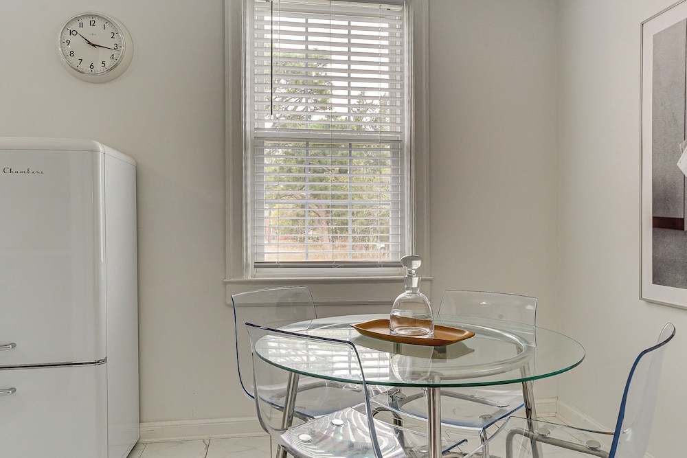 8 Mi to Beach: Cozy Condo Getaway in Wilmington!