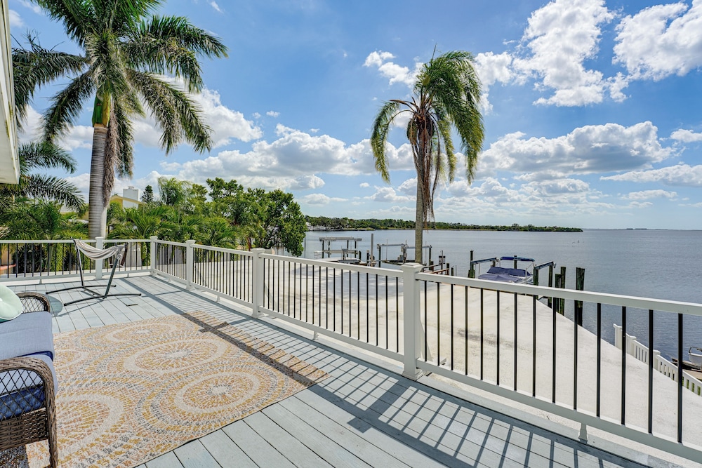 Gulf Coast Luxury! Quiet Home 4 Mi to Sponge Docks