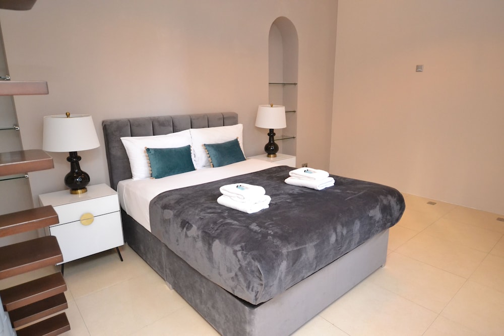 Luxury Hyde Park