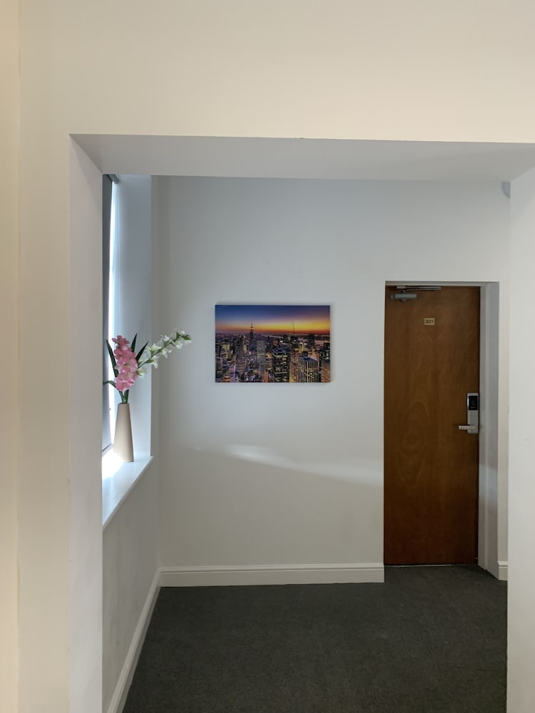 Salford Vacations - Imperial Salford Hotel - Property Image 4