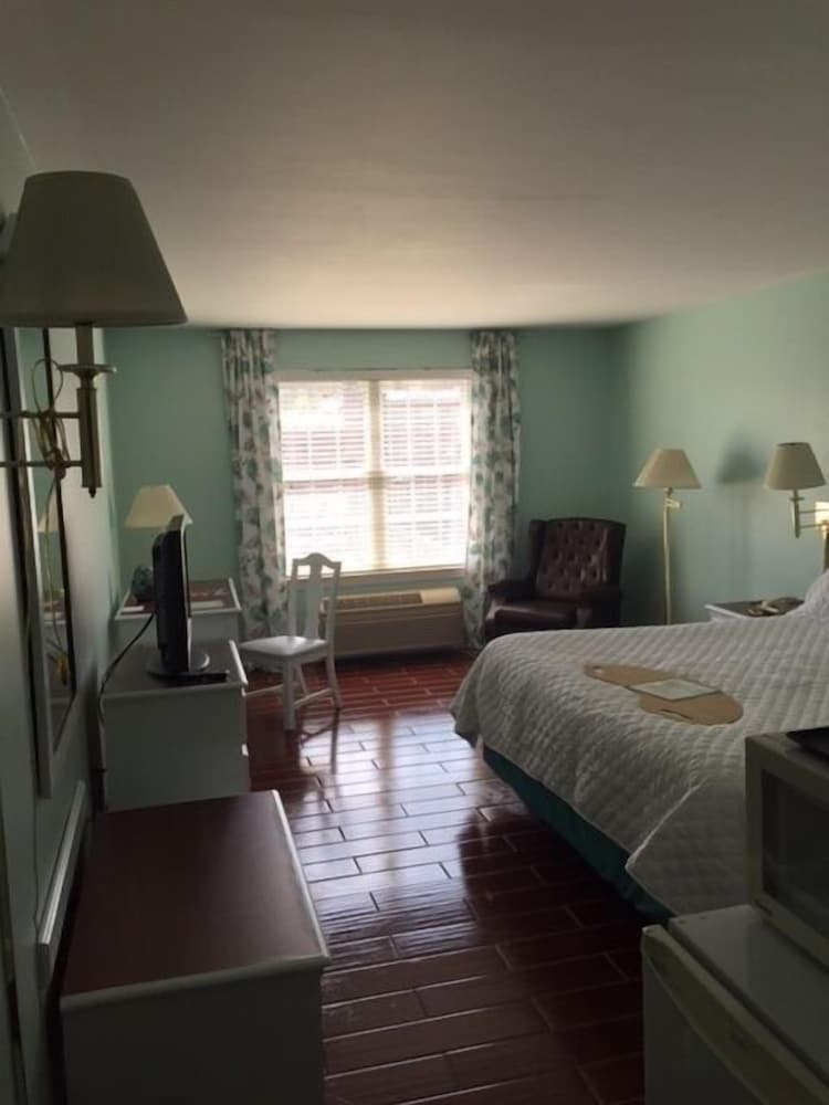 French Quarter Inn