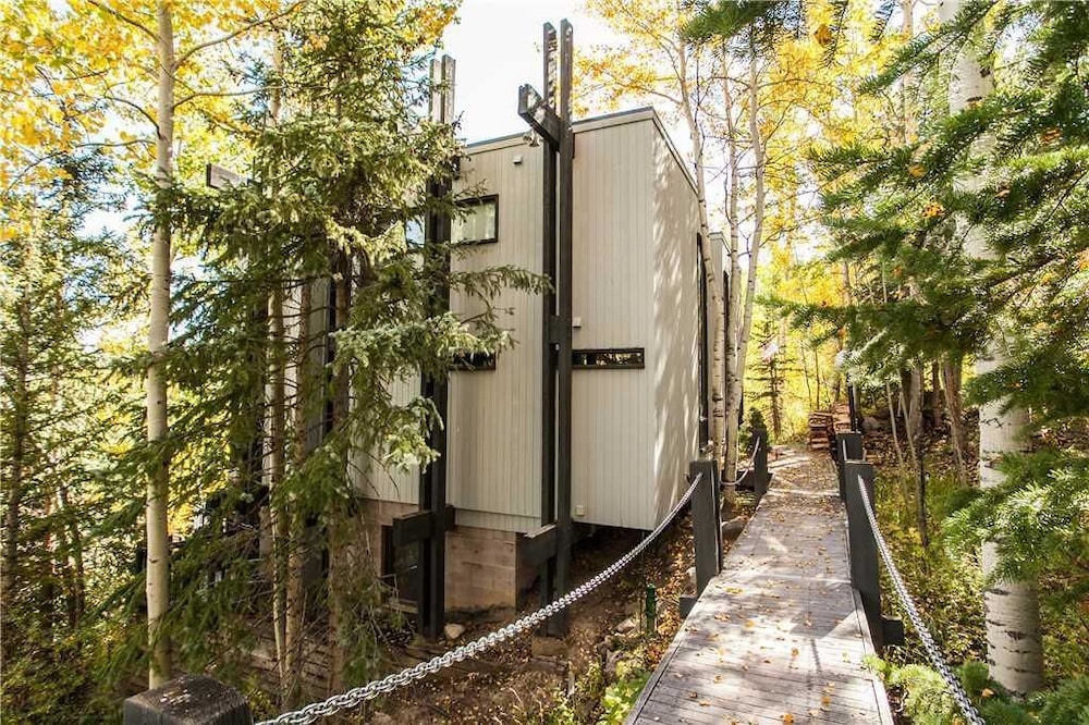 Black Bear Lodge - 5 Bedrooms Home