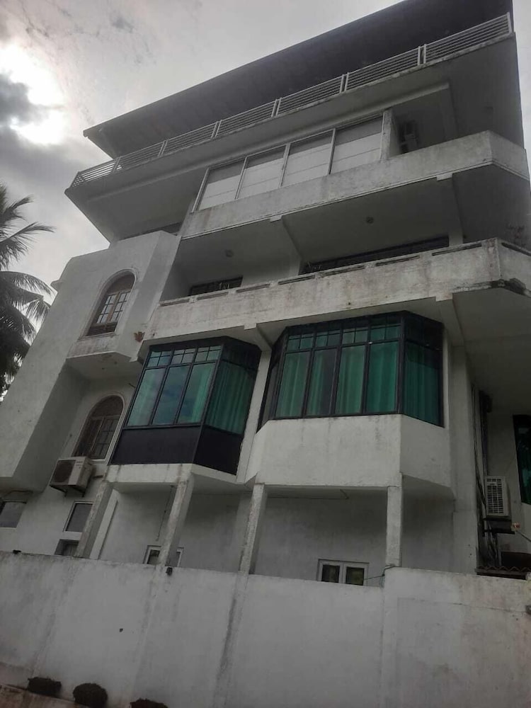 Hillcrest Villa view 4
