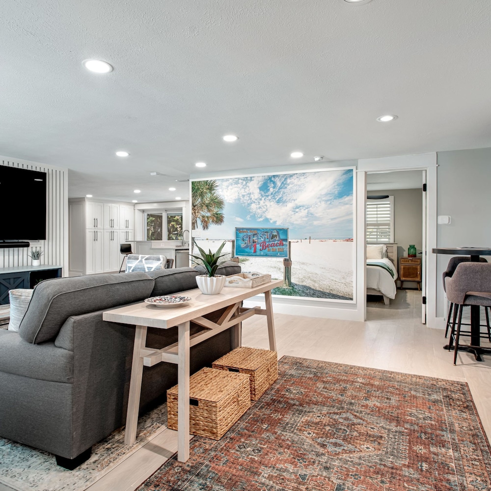 Sarasota Resort-like Living Near Siesta Key For 10