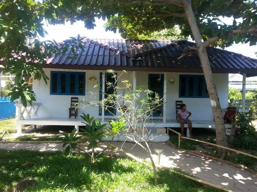Dancing Elephant Beach Club - Hostel