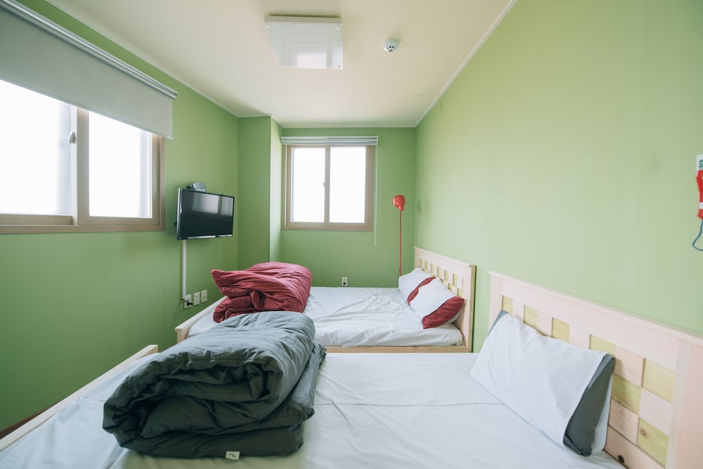 Midtown Hostel