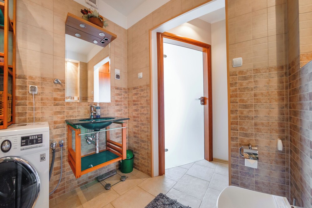 Photo 242