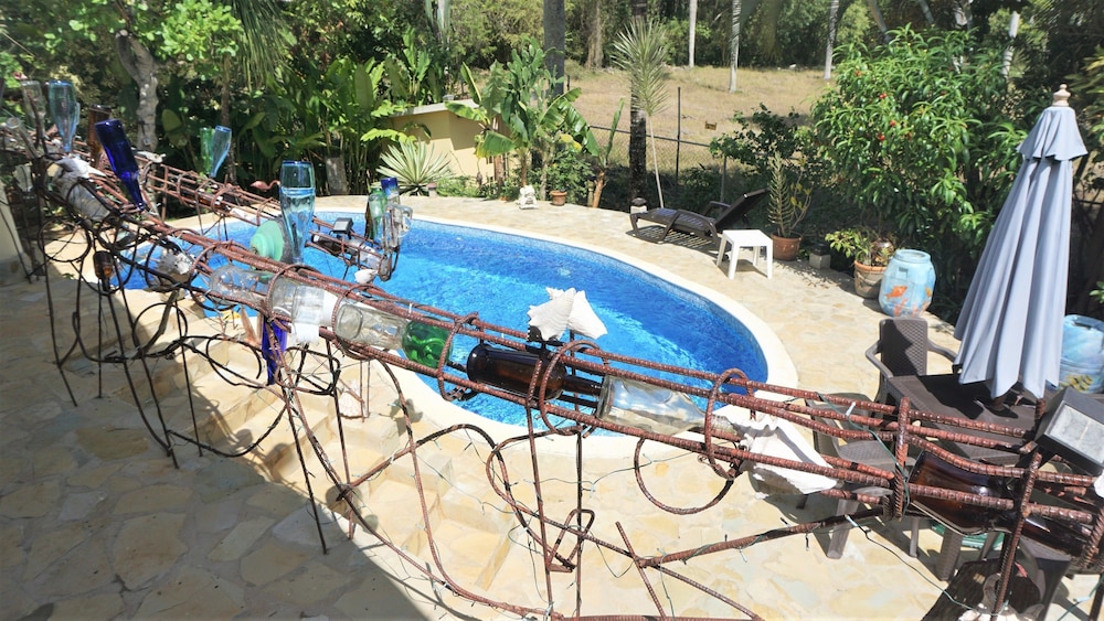 2 Bedroom 'Bird Watching Vacation' Villa